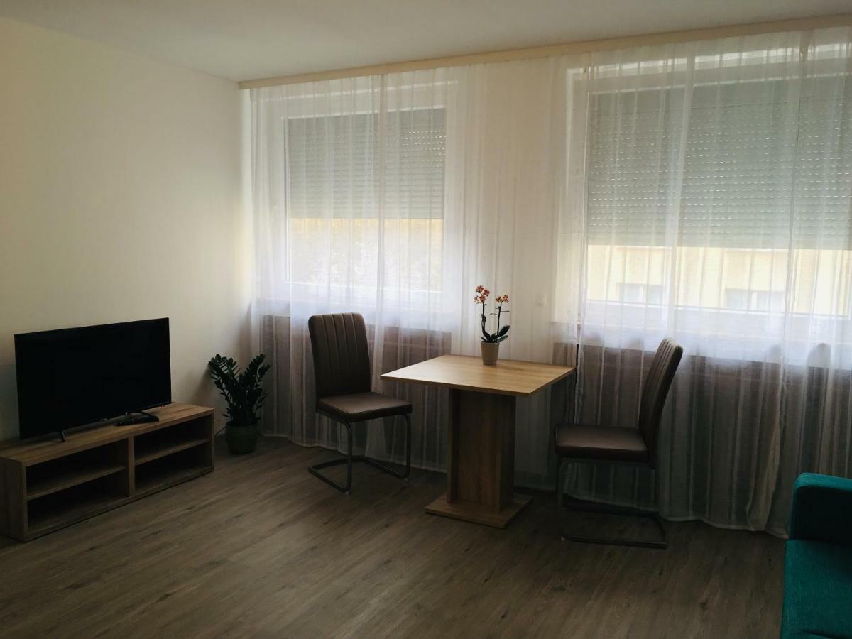 Apartment Rheinstraße 33 *